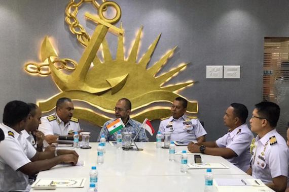 TNI AL dan Indian Navy Adu Cekatan Saat Manuver Lapangan - JPNN.COM
