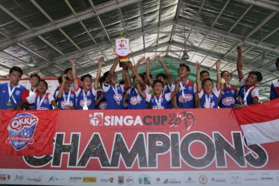 OKKY Youth Soccer Team Berhasil Pertahankan Gelar Juara di Singa Cup 2019 - JPNN.COM
