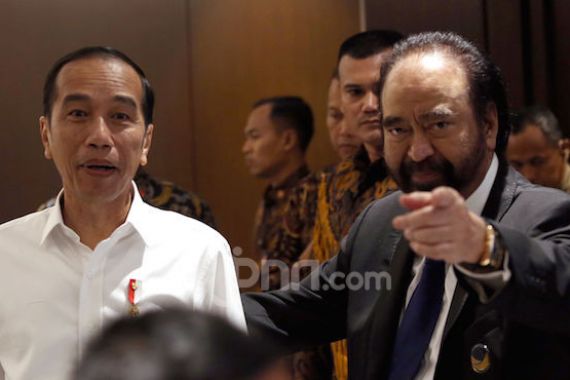 Di Depan Jokowi, Surya Paloh Curhat Diminta Jadi Capres 2024 - JPNN.COM