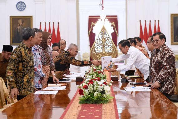 KPU Sampaikan Fakta Pemilu ke Jokowi - JPNN.COM