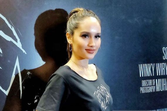 Anies Baswedan Terapkan PSBB Lagi, Cinta Laura Curhat Begini... - JPNN.COM