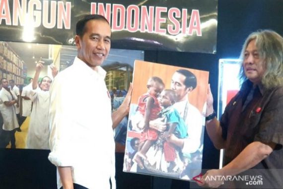 Presiden Jokowi Sangat Terkesan dengan Foto Ini - JPNN.COM