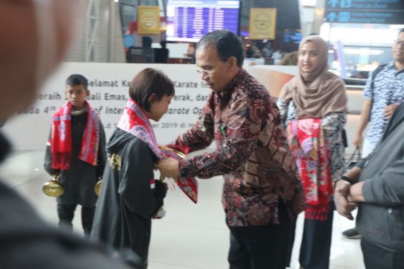 Siswa SD Indonesia Raih 5 Medali di Kompetisi Karate Level Internasional - JPNN.COM