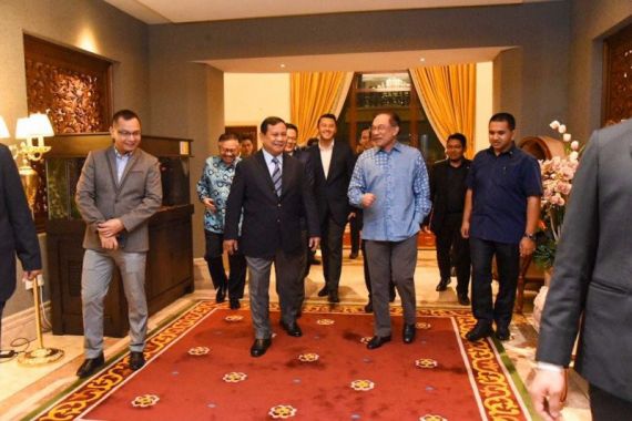 Apa Hasil Pertemuan Menhan Prabowo dengan Anwar Ibrahim di Malaysia? - JPNN.COM
