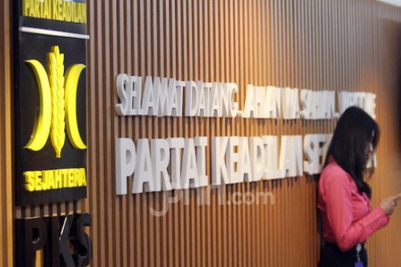 PKS Minta Jadwal Pemilihan Cawagub DKI Jakarta Diundur - JPNN.COM