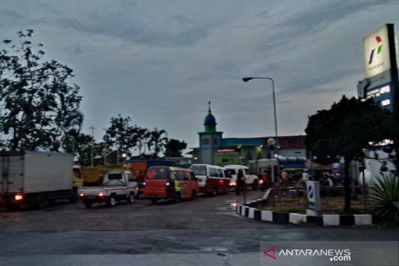 Kelangkaan Solar juga Terjadi di Banten - JPNN.COM