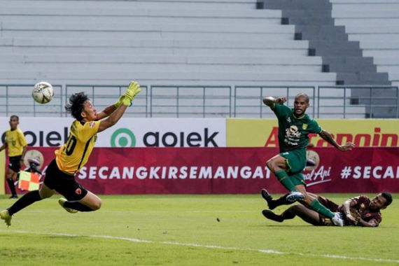 Persipura Jayapura vs Persebaya Surabaya: David Da Silva Sedang Garang - JPNN.COM