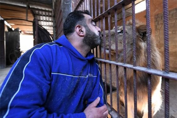Perang Suriah Bukan Halangan Untuk Mencium Singa atau Berbincang dengan Harimau - JPNN.COM