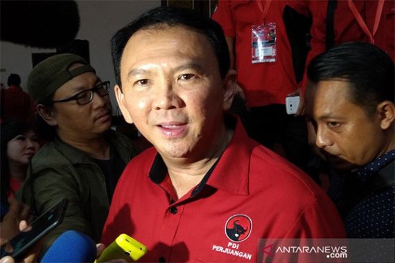 Respons Hasto PDIP Soal Ahok Jadi Komut Pertamina: Tak Harus Mundur dari Partai - JPNN.COM