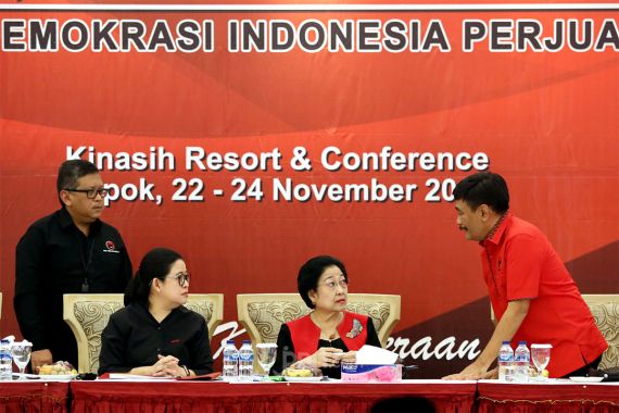 Megawati Soekarnoputri Beri Peringatan Buat Pimpinan Dewan - JPNN.COM