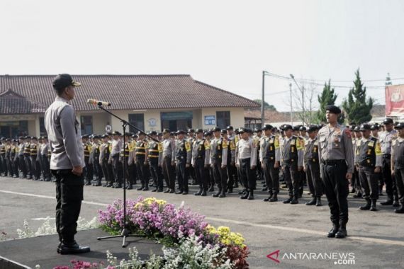 Polres Cimahi Kerahkan 786 Anggota Kawal Pilkades Bandung Barat - JPNN.COM