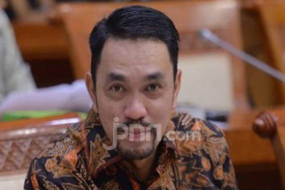 Sahroni Dukung Kejaksaan Berantas Mafia Pupuk Sampai ke Akar-akarnya - JPNN.COM