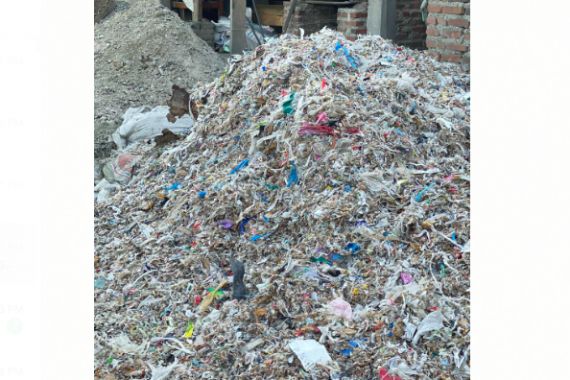 Tegas, KLHK Kirim Balik 883 Kontainer Sampah Plastik Impor ke Negara Asal - JPNN.COM