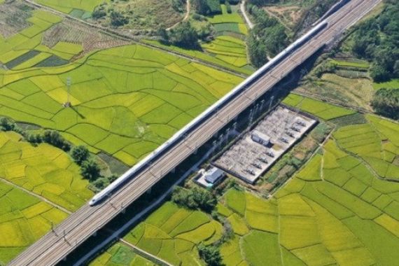 Jalur Kereta Cepat Tiongkok Bakal Tembus 35 Ribu Km di Akhir 2019 - JPNN.COM