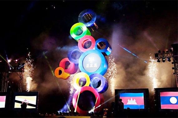 Pembukaan SEA Games 2019: Tiba-Tiba Panitia Minta Penonton Tribune Atas Turun ke Bawah - JPNN.COM