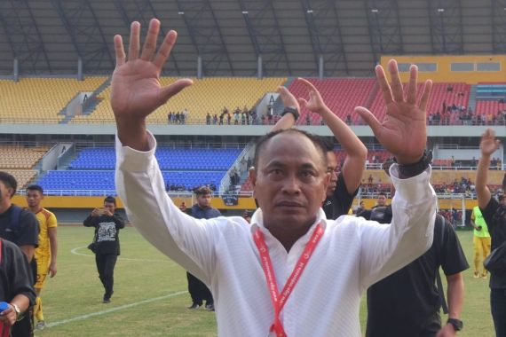 Gagal Bawa Sriwijaya FC Promosi, Kas Hartadi Menangis dan Minta Maaf - JPNN.COM