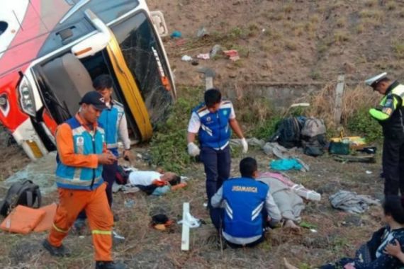 Polda Jatim Tetapkan Sopir Bus Kramat Djati Sebagai Tersangka Kasus Kecelakaan - JPNN.COM