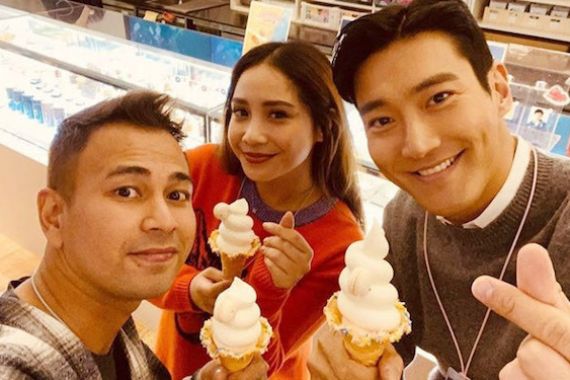 Raffi Ahmad dan Nagita Pamer Momen Makan Es Krim Bareng Siwon - JPNN.COM