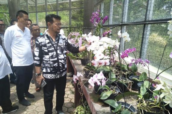 Mentan Syahrul Yasin Limpo Tetap Kerja Walau Libur - JPNN.COM