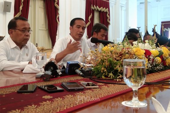 Jokowi: Mereka Ingin Menampar Muka dan Menjerumuskan Saya - JPNN.COM