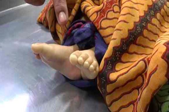 Mayat Bayi Dibuang di Belakang Restoran McDonald’s Lenteng Agung - JPNN.COM