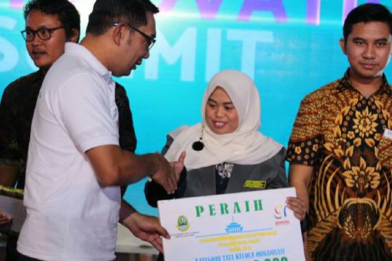 IPPNU Terima Penghargaan dari Gubernur Jabar Sebagai OKP Terbaik - JPNN.COM