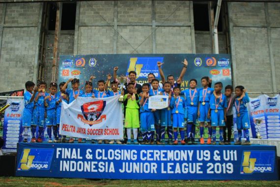 Pelita Jaya dan Giras Soccer School Juara IJL 2019 - JPNN.COM