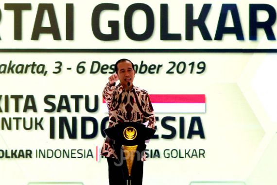 Saat Jokowi Singgung Mobil Tesla Milik Bamsoet di Munas Golkar - JPNN.COM