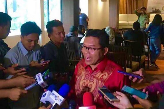 Analis Politik: Sikap dan Posisi Politik Pak Jokowi Sudah tepat - JPNN.COM