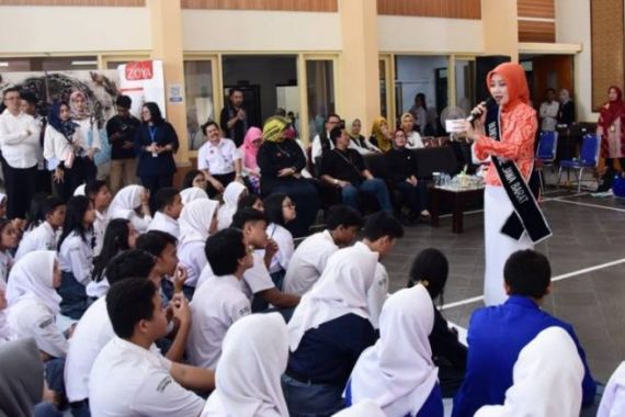 Atalia Ridwan Kamil Sebut Pengembangan Diri Remaja Perlu Diperhatikan - JPNN.COM