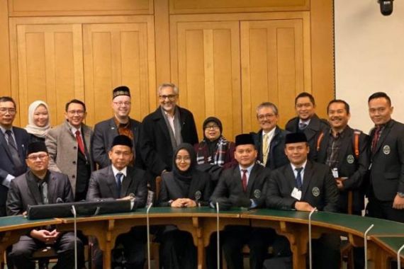 Lima Lulusan English for Ulama Tiba di Inggris untuk Berdakwah - JPNN.COM