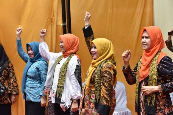 Wakil Ketua TP PKK Jabar Sebut Perempuan Punya Peran Penting dalam Pembangunan - JPNN.COM