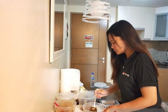 SEA Games 2019: Lebih Dekat dengan Eva Calista, Perempuan di Dapur Umum Indonesia - JPNN.COM