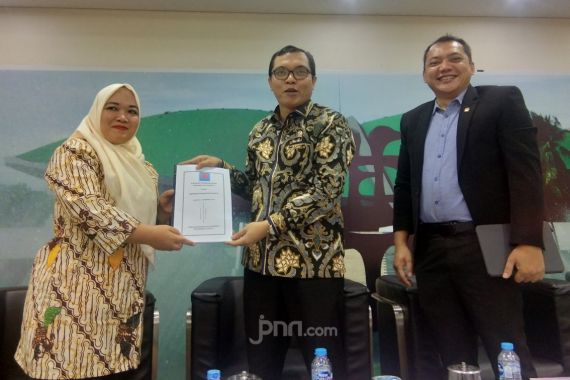 Korwil Honorer K2 Jakarta Berharap DPR Lebih Galak - JPNN.COM