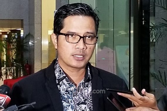 Eks Sekretaris MA Jadi Tersangka Suap, KPK Garap Bupati Padang Lawas - JPNN.COM