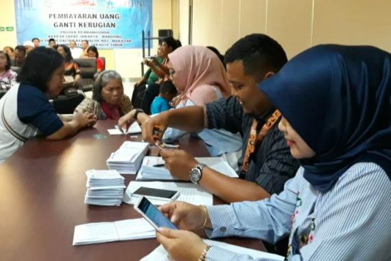 Pembayaran Uang Ganti Rugi Kereta Cepat Jakarta Bandung Sudah 88 Persen - JPNN.COM