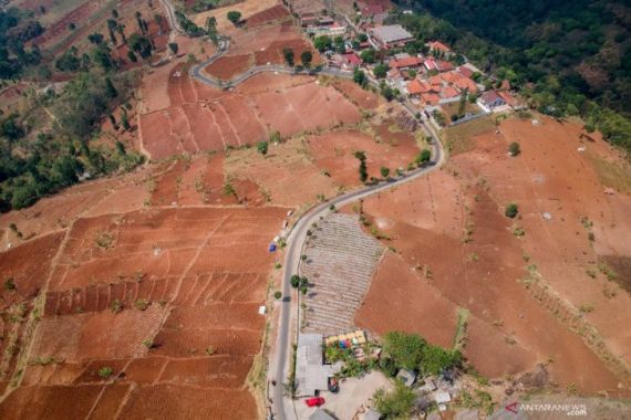 Kabupaten Bandung Diterjang Banjir Bandang - JPNN.COM