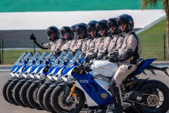 Wow! Polisi Dubai Pamer Ducati Panigale V4R - JPNN.COM