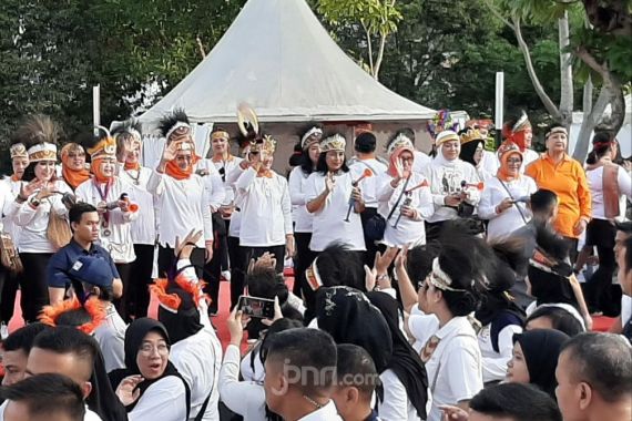 Peringati Hari Ibu, Iriana Jokowi dan Wury Estu Ma'ruf Amin Lakukan Hal Ini - JPNN.COM