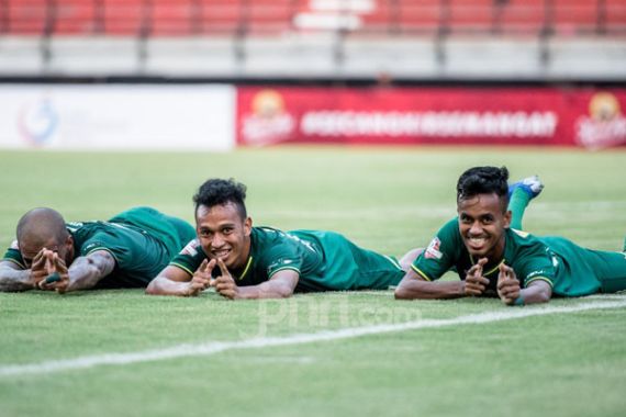 Aji Santoso Beber Kunci Persebaya Kalahkan Bhayangkara FC - JPNN.COM