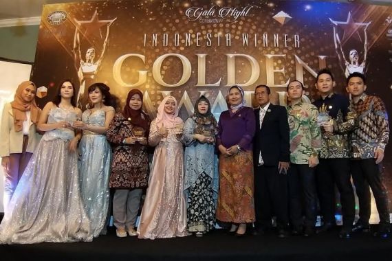 Dirut Pelindo IV Sabet 2 Penghargaan Indonesia Winner Golden Award Excellence 2019 - JPNN.COM