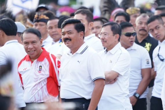 Panglima dan Ribuan Prajurit TNI Ikut Jalan Sehat Keluarga Indonesia 2019 - JPNN.COM