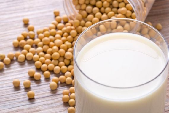 7 Manfaat Susu Kedelai, Bikin Penyakit Ini Tidak Berkutik - JPNN.COM