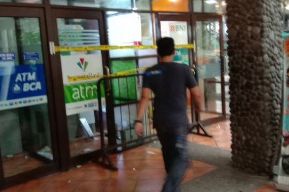 Maling Amatir, Bobol ATM tetapi Uangnya Ketinggalan - JPNN.COM