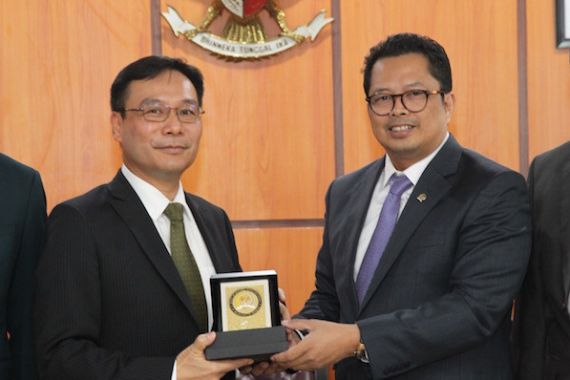 DPD RI: Pemerintah Taiwan Komitmen Meningkatkan Investasi di Indonesia - JPNN.COM