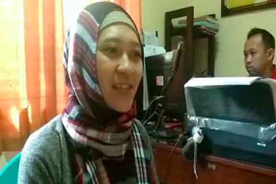 Aksi Menegangkan, Ibu Hamil Lawan Penjambret Handphone - JPNN.COM
