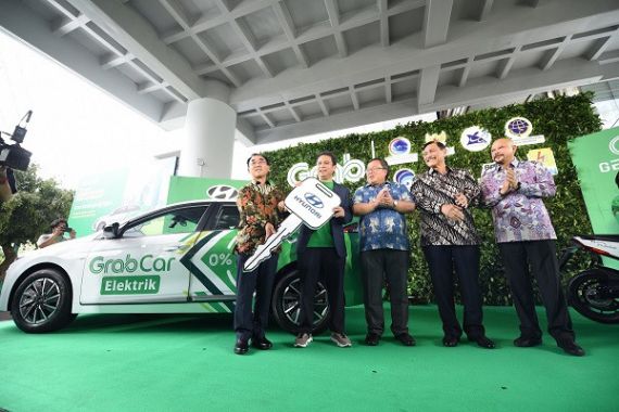 Hyundai Ioniq Electric Siap Layani Pengguna Grab di Indonesia - JPNN.COM