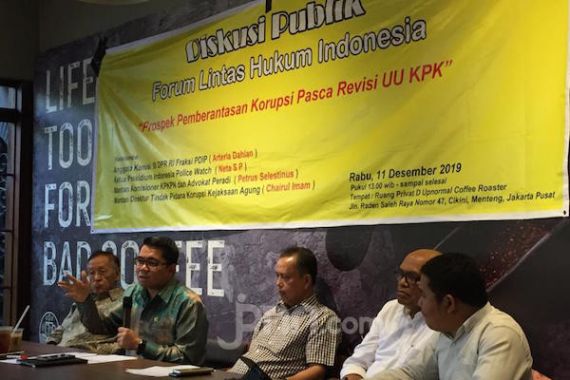 Politikus PDIP Arteria Dahlan Ingatkan KPK Setop Mendikte Presiden - JPNN.COM