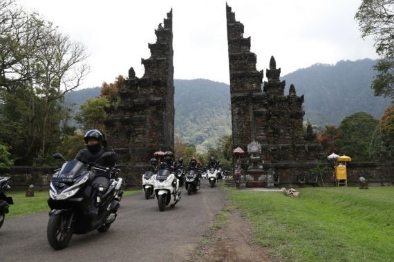 AHM Ajak Penggemar Honda PCX Touring Mewah di Bali - JPNN.COM