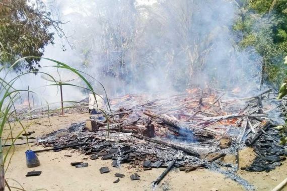 Pasutri Alami Luka Bakar saat Kobaran Api Menghanguskan Bangunan Rumah - JPNN.COM